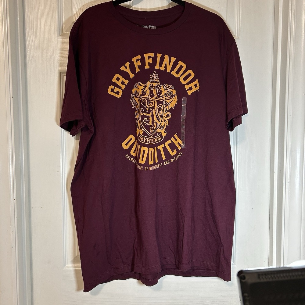 NEW Harry Potter Adult 2XL T-Shirt Gryffindor‎ Quidditch Crest Logo Burgandy
